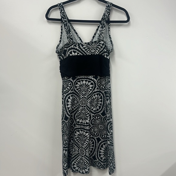 Patagonia Margot black and white print Sleeveless Dress S - Picture 8 of 8